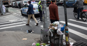 Una forma equivocada de vivir en sociedad Una ciudad que vive de su buena imagen ante el mundo, hoy deteriorada por la falta se civismo de algunos de sus residentes.