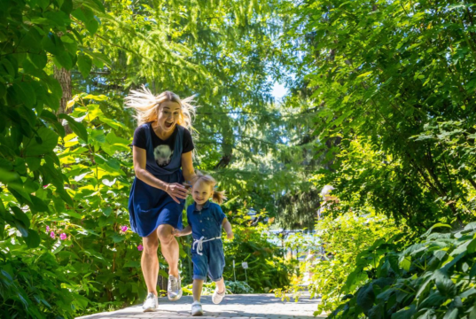 Tan natural y tan propio de los humanos: caminar