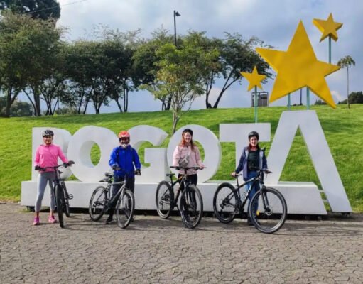 El ciclista bogotano: ese ser mitológico que no conoce semáforos, leyes ni responsabilidades