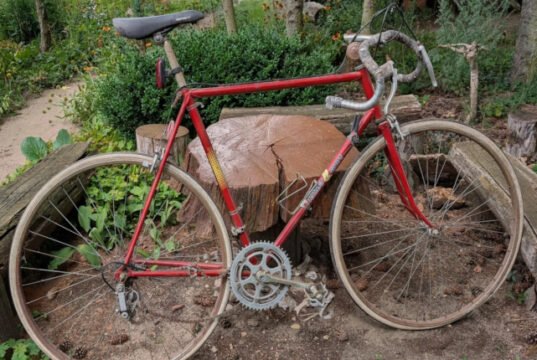 La bicicleta no es un objeto que envejece, es una historia que sigue rodando