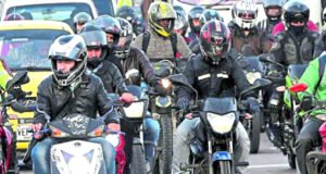 No es la máquina, es quien acelera…