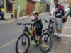 La bicicleta escenario y pretexto para construir una relación entre padre e hijo.