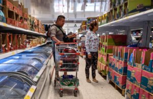 La deuda también tiene dos ruedas: vivir para pagar o pagar para vivir