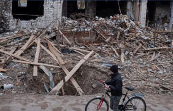 La humanidad: entre la bicicleta y el misil